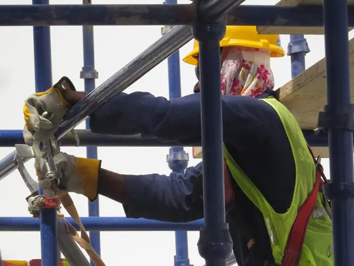 A S I Scaffolding scaffolder at work
